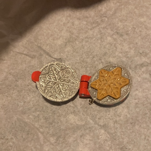 NWT Hallmark keepsake miniature waffle iron snowman adorable snowflake waffle - Picture 3 of 3